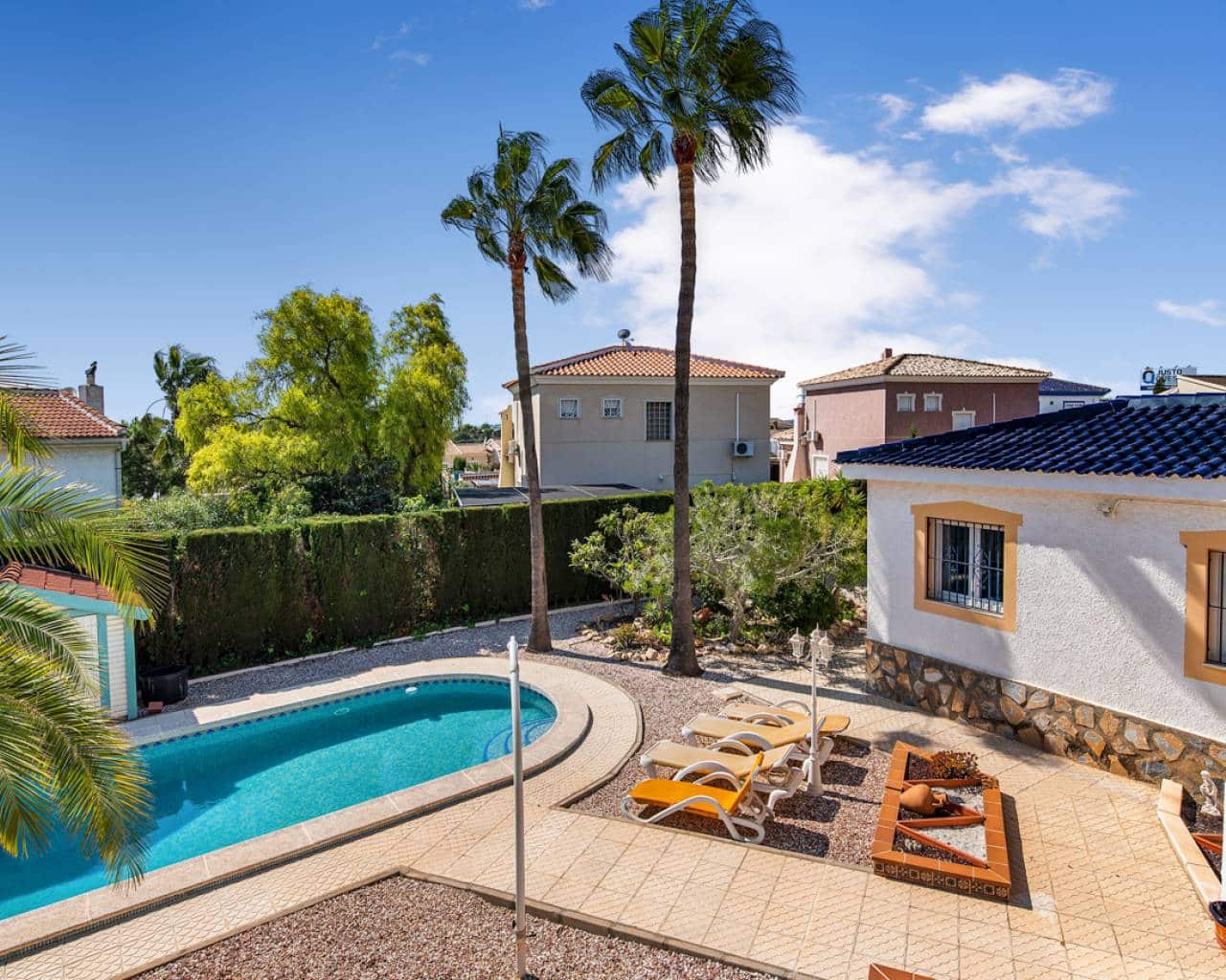 4 bedroom Villa for sale in Ciudad Quesada with pool garage - € 580,000 (Ref: 10164779)