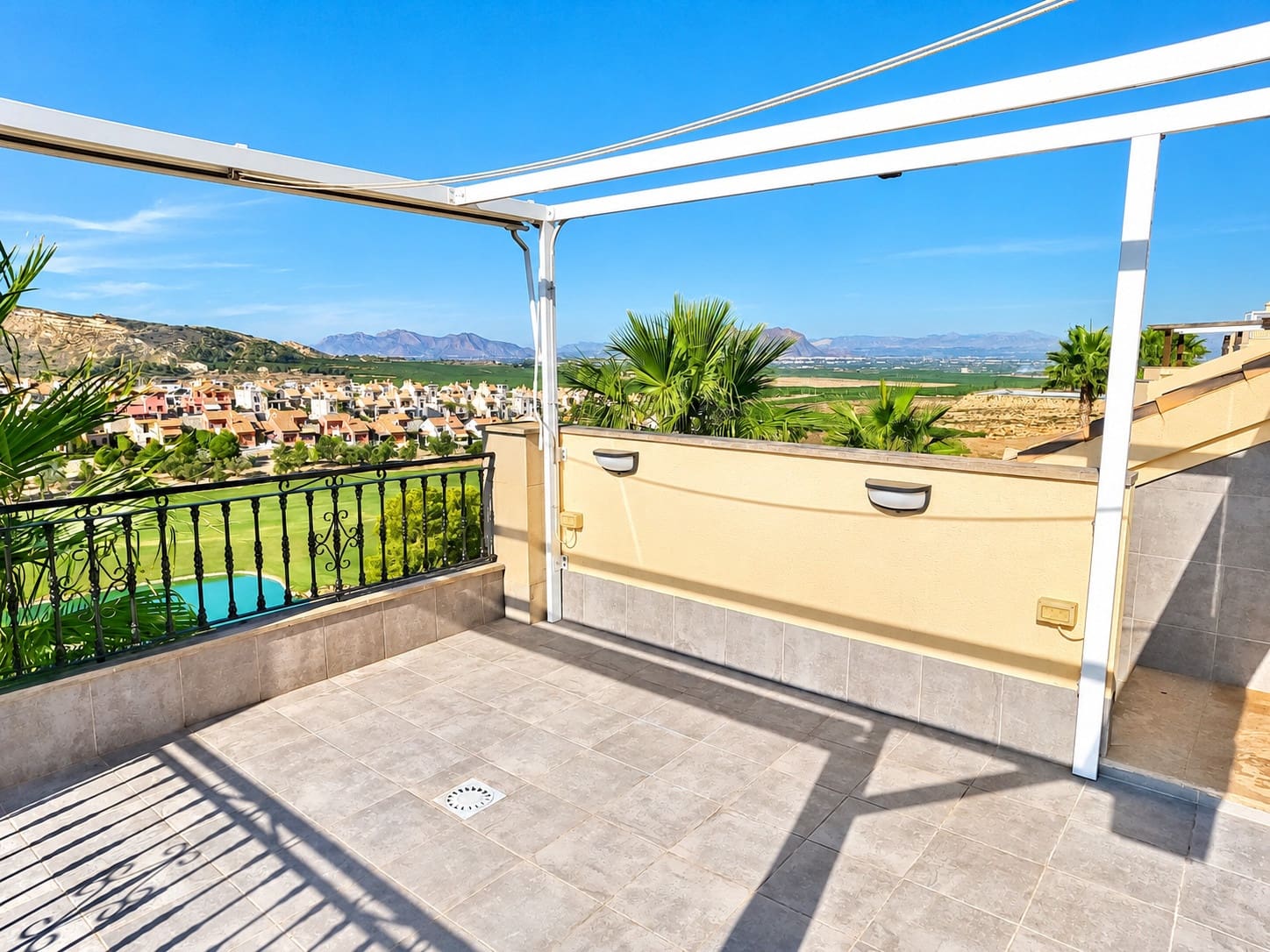 2 slaapkamer Appartement te koop in Algorfa met zwembad garage - € 219.950 (Ref: 10171176)
