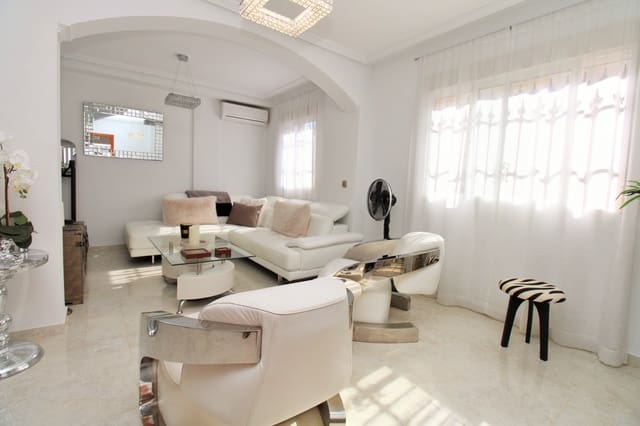 2 soveværelse Byhus til salg i Villamartin, Orihuela med swimmingpool garage - € 229.950 (Ref: 10174468)