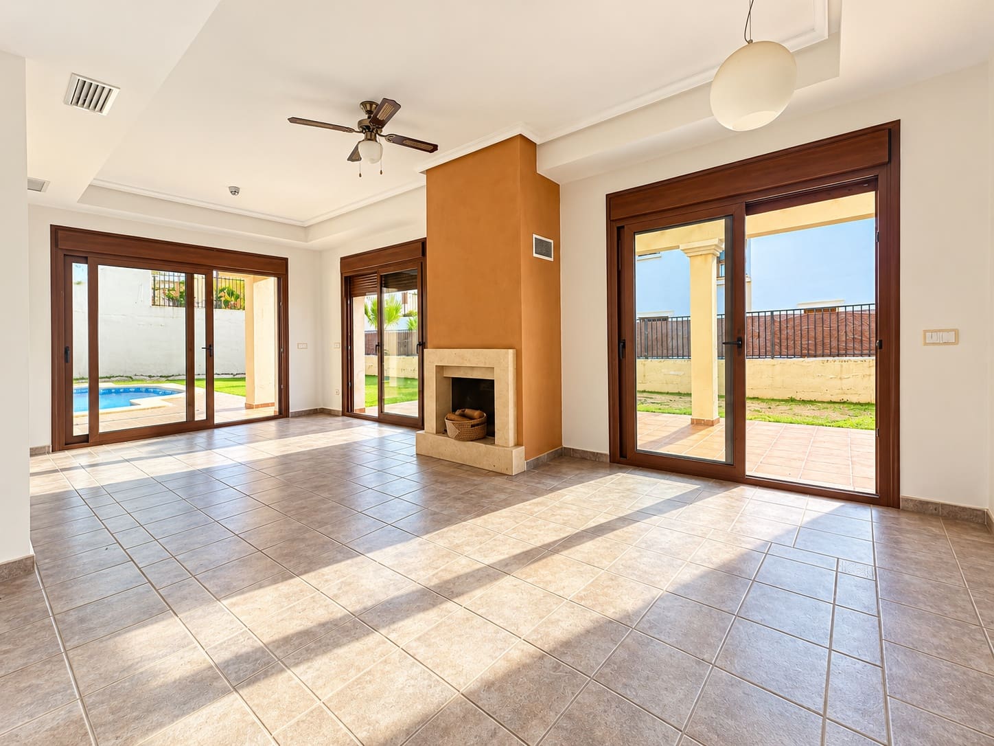 4 bedroom Villa for sale in Banos y Mendigo with pool garage - € 430,000 (Ref: 10174471)