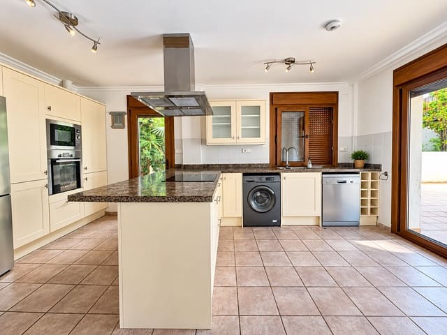 4 bedroom Villa for sale in Baños y Mendigo, Murcia city with pool garage - € 430,000 (Ref: 10174471)