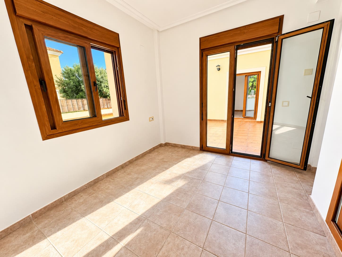 4 bedroom Villa for sale in Banos y Mendigo with pool garage - € 430,000 (Ref: 10174471)