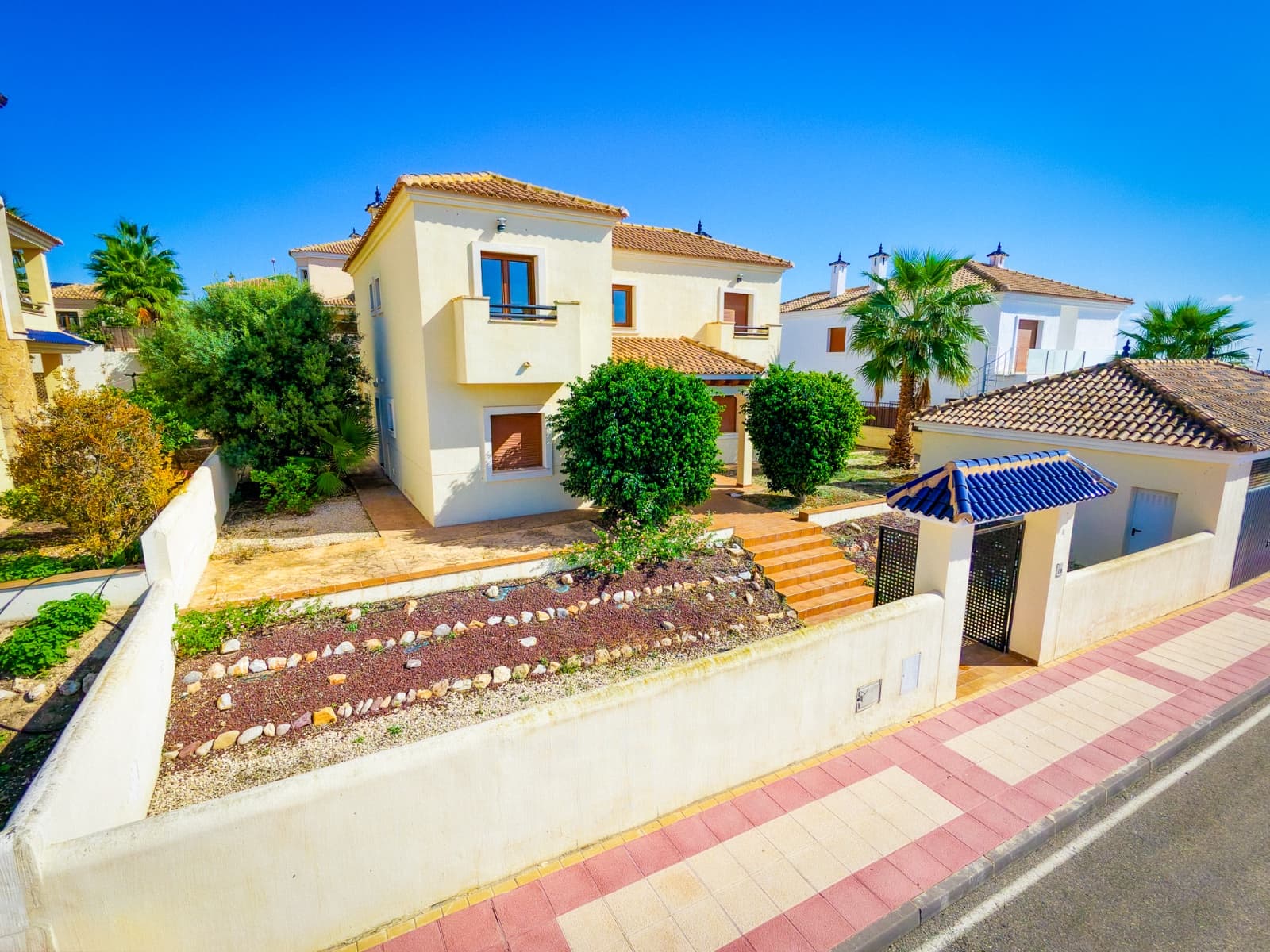 4 bedroom Villa for sale in Banos y Mendigo with pool garage - € 430,000 (Ref: 10174471)