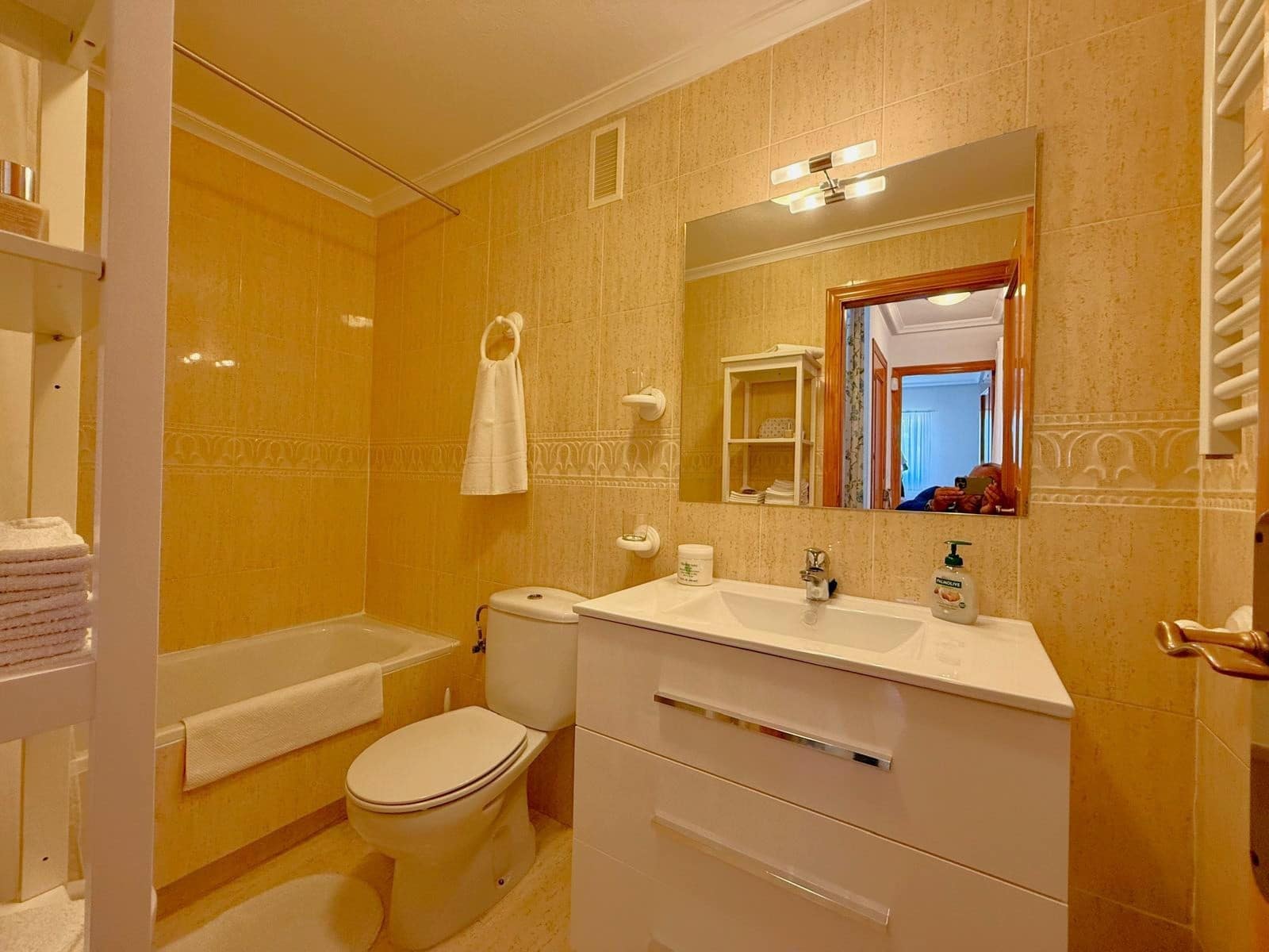 3 bedroom Apartment for sale in Playa Flamenca with pool - € 245,000 (Ref: 9516101)