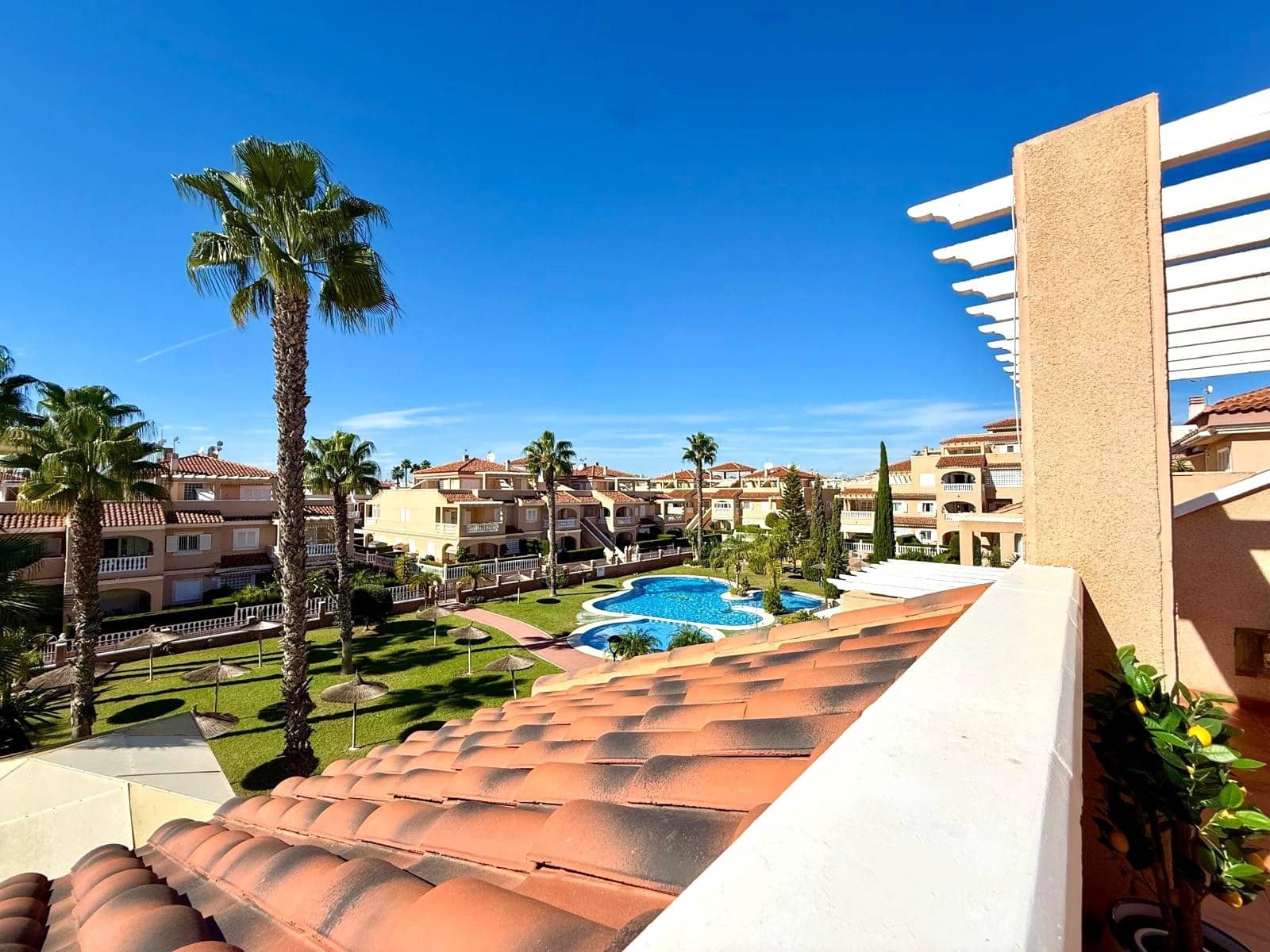 3 bedroom Apartment for sale in Playa Flamenca with pool - € 245,000 (Ref: 9516101)