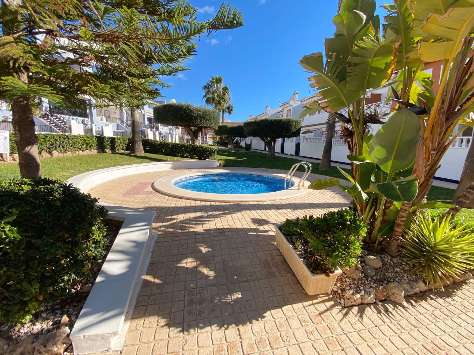 3 bedroom Villa for sale in Dona Pepa with pool - € 240,000 (Ref: 9516116)