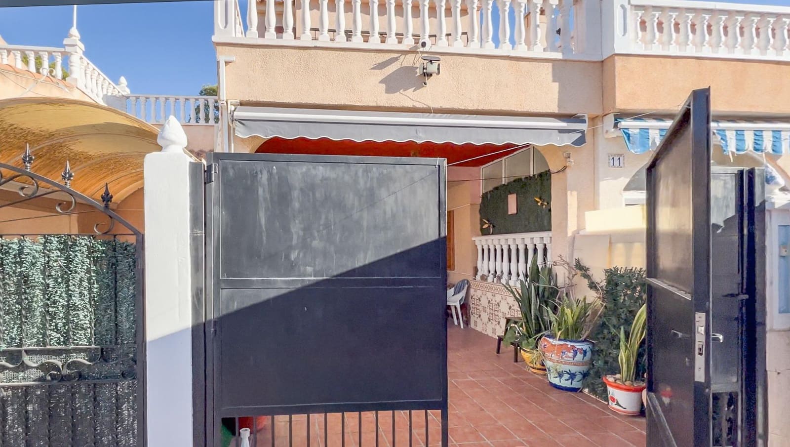 2 bedroom Villa for sale in Torrevieja with pool garage - € 169,000 (Ref: 9516124)