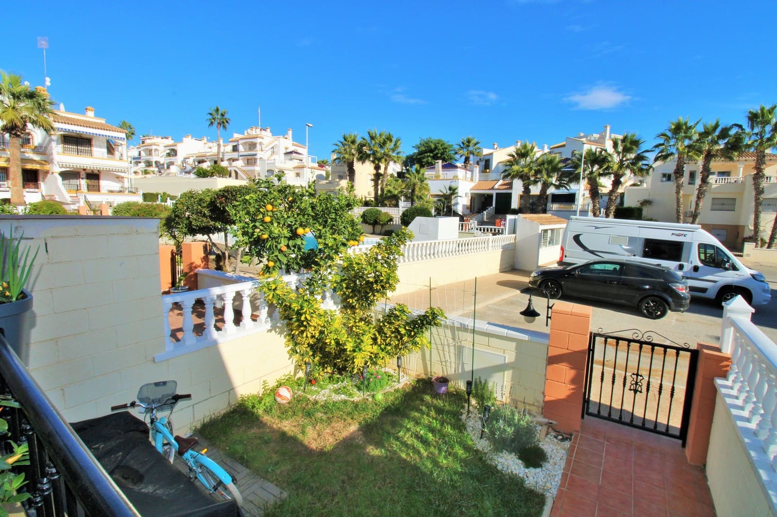 2 bedroom Townhouse for sale in Villamartin with pool - € 229,995 (Ref: 9516138)