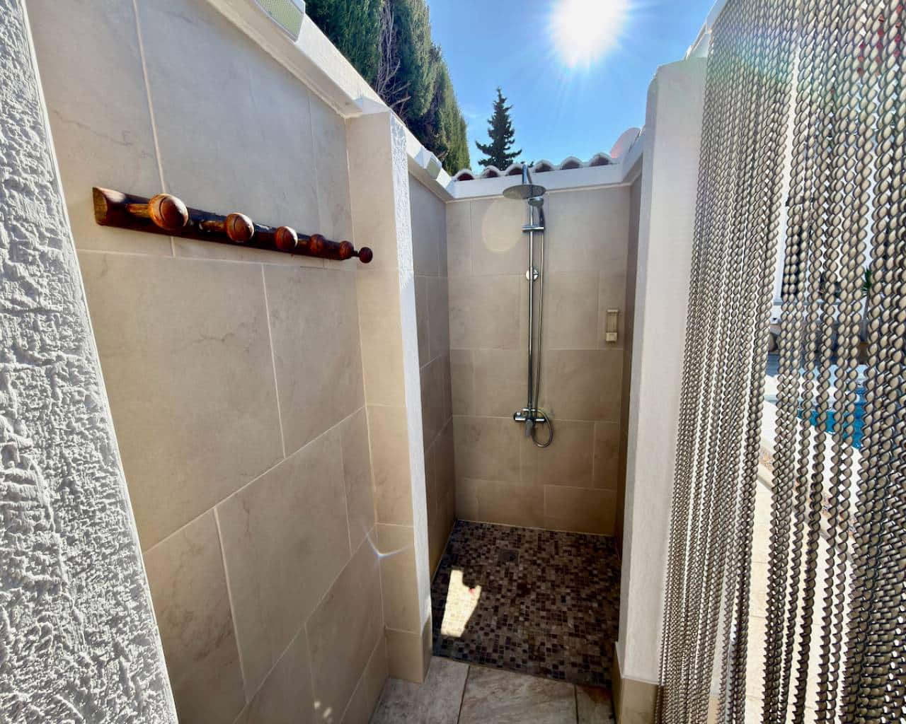 3 bedroom Villa for sale in Ciudad Quesada with pool garage - € 475,000 (Ref: 9516140)