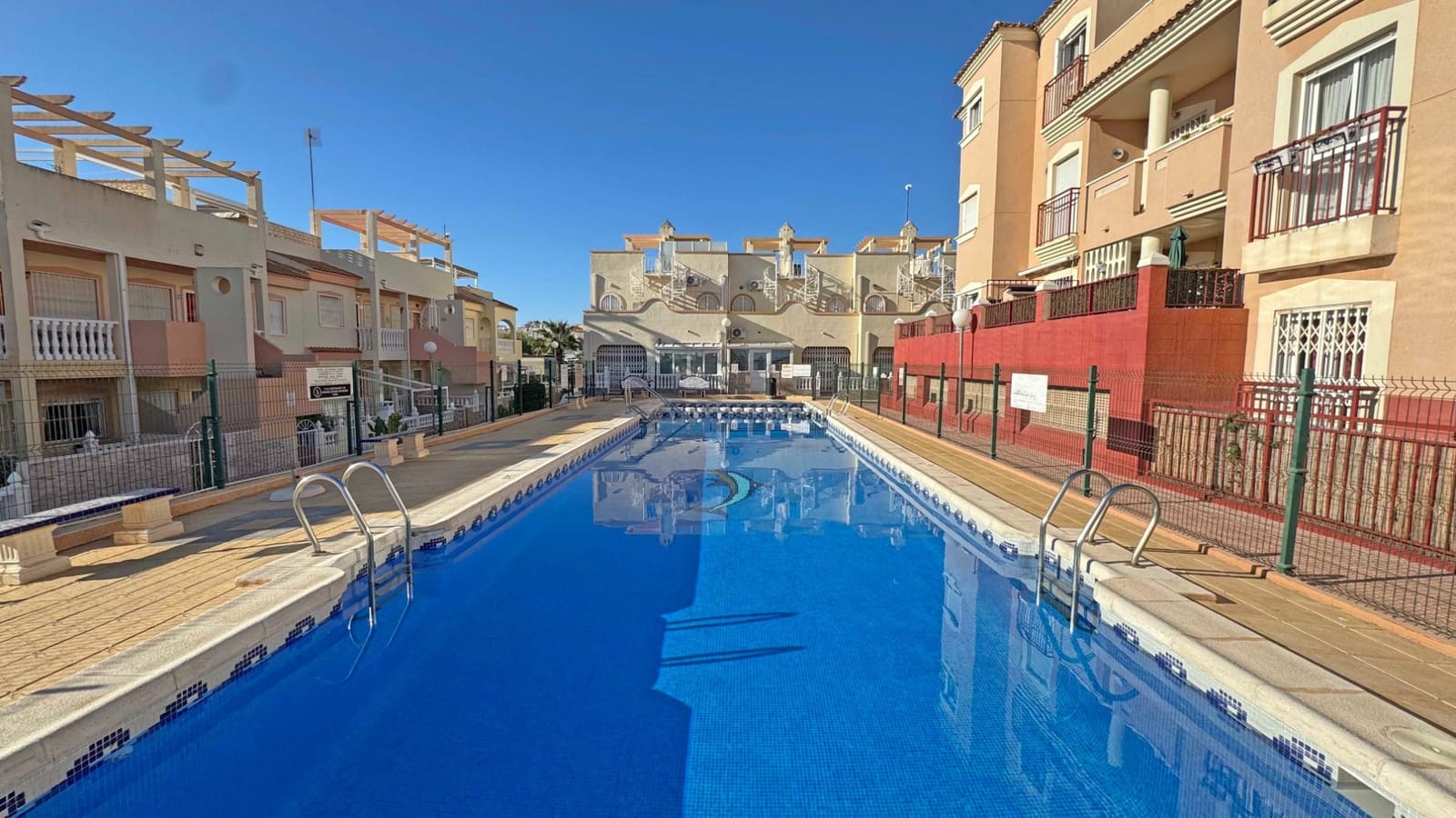 2 bedroom Apartment for sale in Playa Flamenca with pool - € 132,000 (Ref: 9519070)