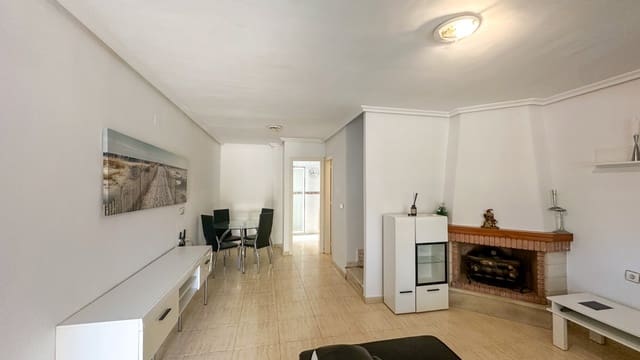 2 quarto Casa em Banda para venda em Nueva Torrevieja, Torrevieja com piscina garagem - 179 000 € (Ref: 9529500)