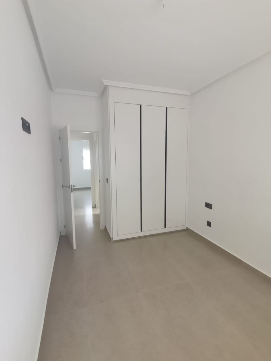 2 soverom Villa til salgs i Lo Crispin med svømmebasseng garasje - € 249 000 (Ref: 9536706)