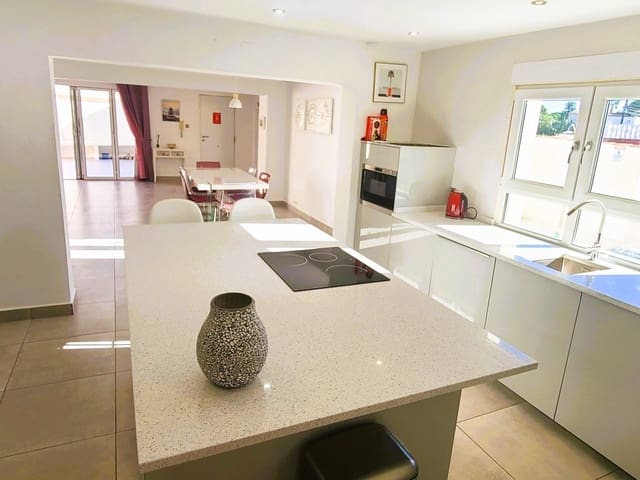 4 soveværelse Villa til salg i Los Balcones med swimmingpool - € 535.000 (Ref: 9539686)