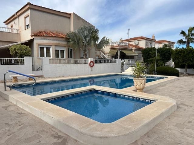 2 bedroom Townhouse for sale in Algorfa with pool garage - € 200,000 (Ref: 9543331)