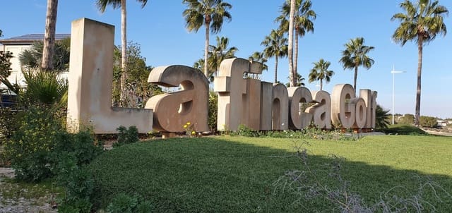 3 slaapkamer Villa te koop in Algorfa met zwembad - € 450.000 (Ref: 9559344)