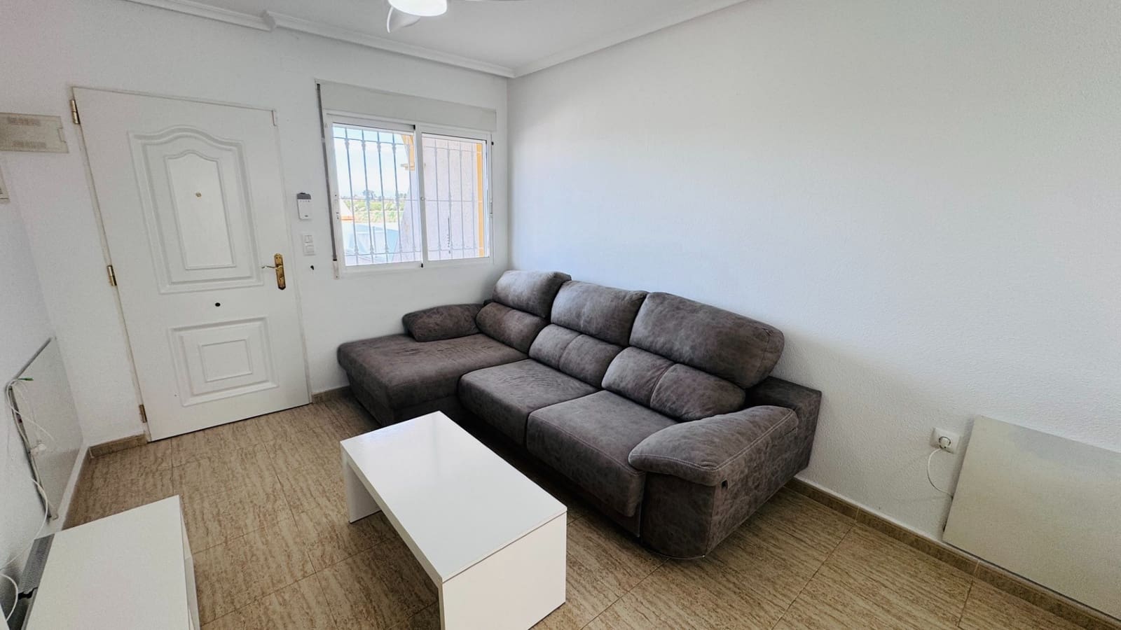 3 makuuhuone Omakotitalo myytävänä paikassa Daya Nueva mukana uima-altaan - 159 950 € (Ref: 9561965)