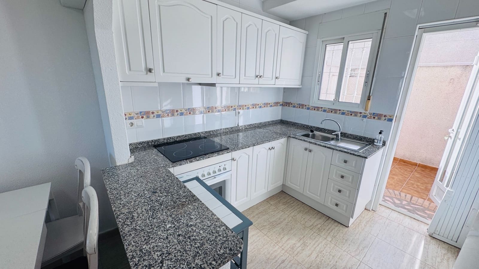 3 makuuhuone Omakotitalo myytävänä paikassa Daya Nueva mukana uima-altaan - 159 950 € (Ref: 9561965)