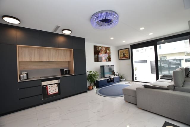 3 sypialnia Willa na sprzedaż w Los Montesinos z basenem - 387 500 € (Ref: 9564929)