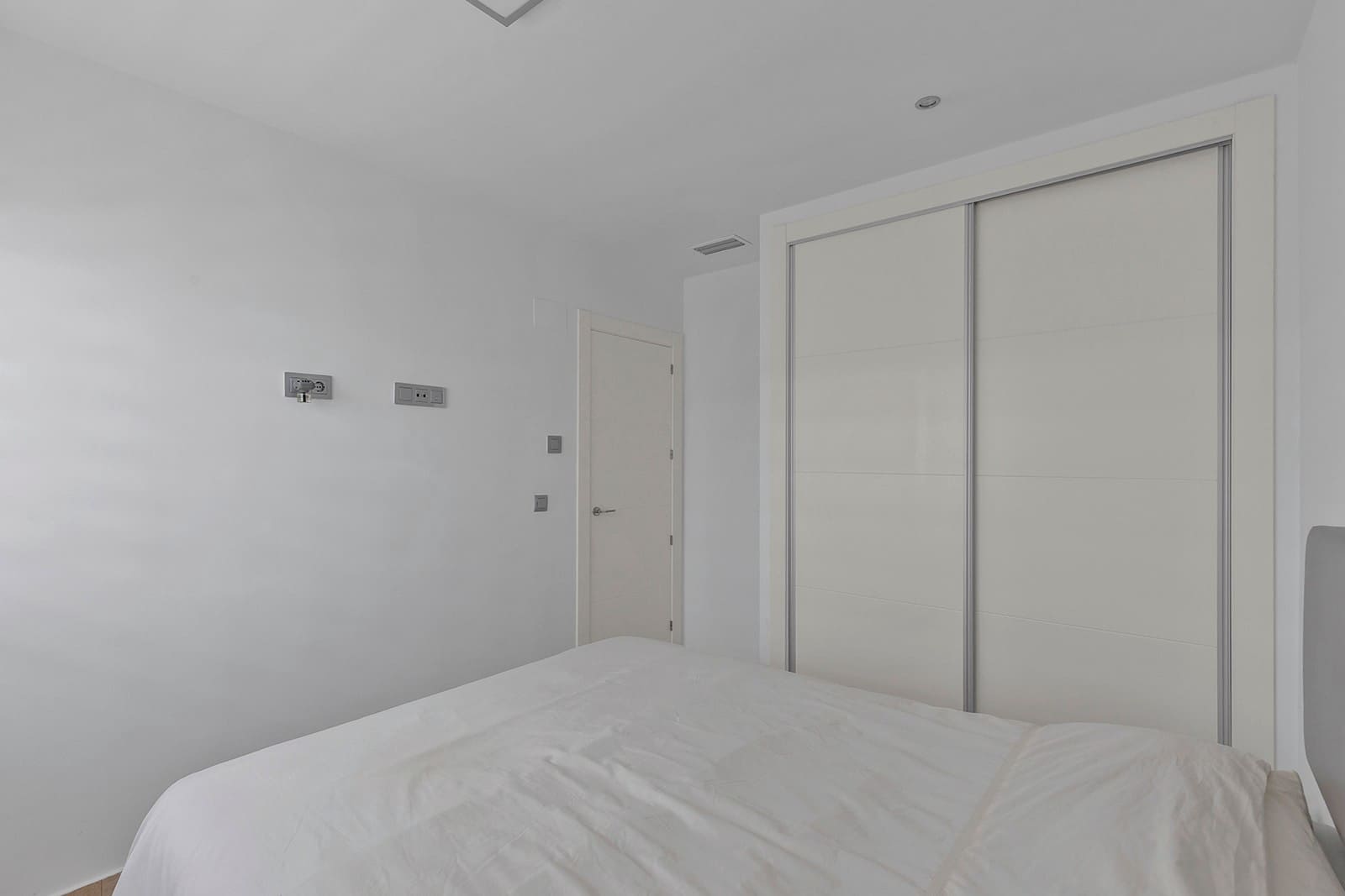 3 slaapkamer Villa te koop in Vistabella met zwembad - € 449.900 (Ref: 9576294)