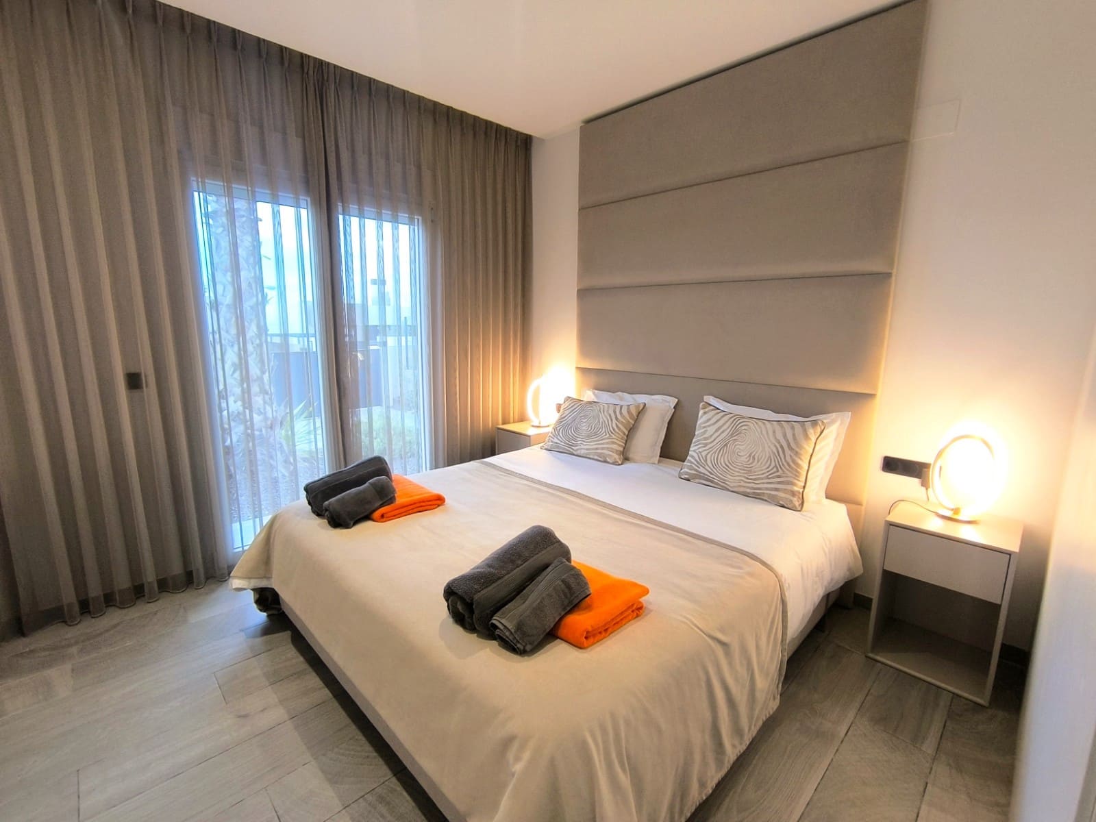 3 soveværelse Villa til salg i Algorfa med swimmingpool garage - € 550.000 (Ref: 9582502)