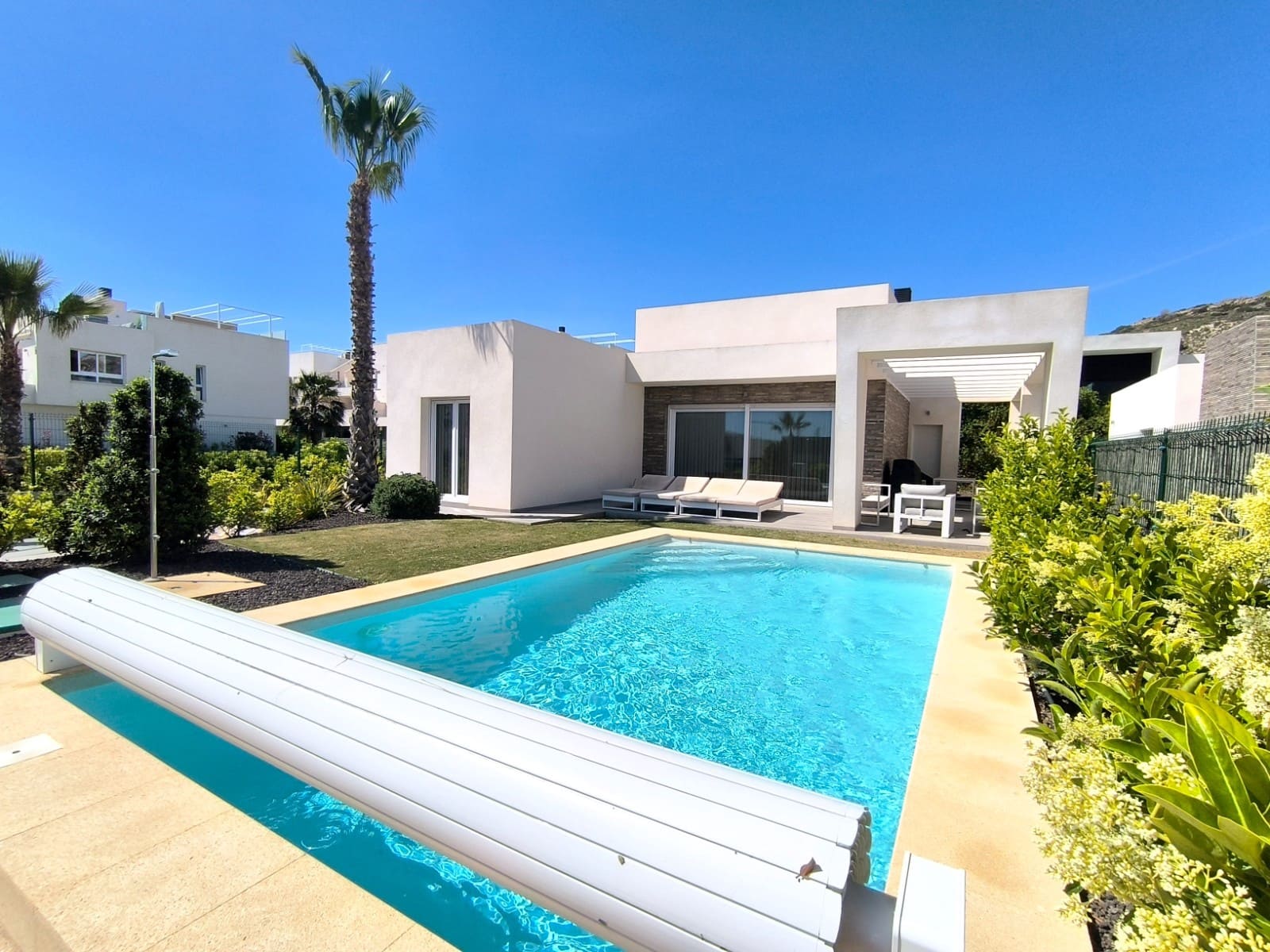 3 soverom Villa til salgs i Algorfa med svømmebasseng garasje - € 550 000 (Ref: 9582502)
