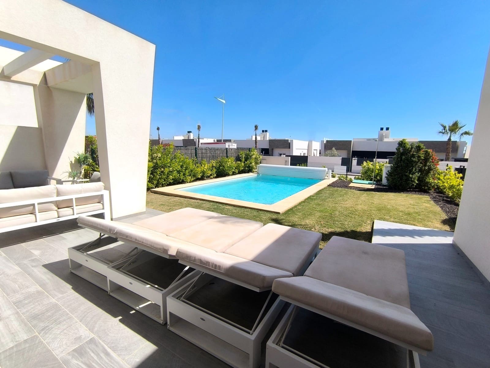 3 soverom Villa til salgs i Algorfa med svømmebasseng garasje - € 550 000 (Ref: 9582502)