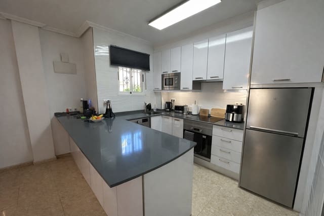 2 soverom Hus til salgs i La Zenia, Orihuela med svømmebasseng - € 230 000 (Ref: 9594817)