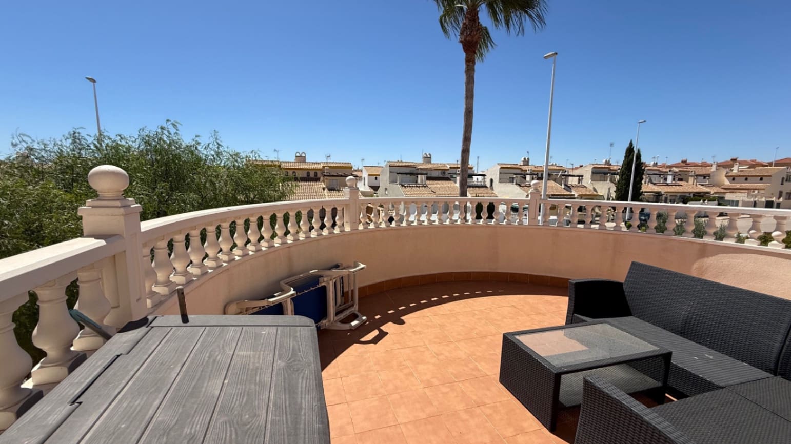Chalet de 4 habitaciones en La Zenia en venta con piscina garaje - 570.000 € (Ref: 9598902)