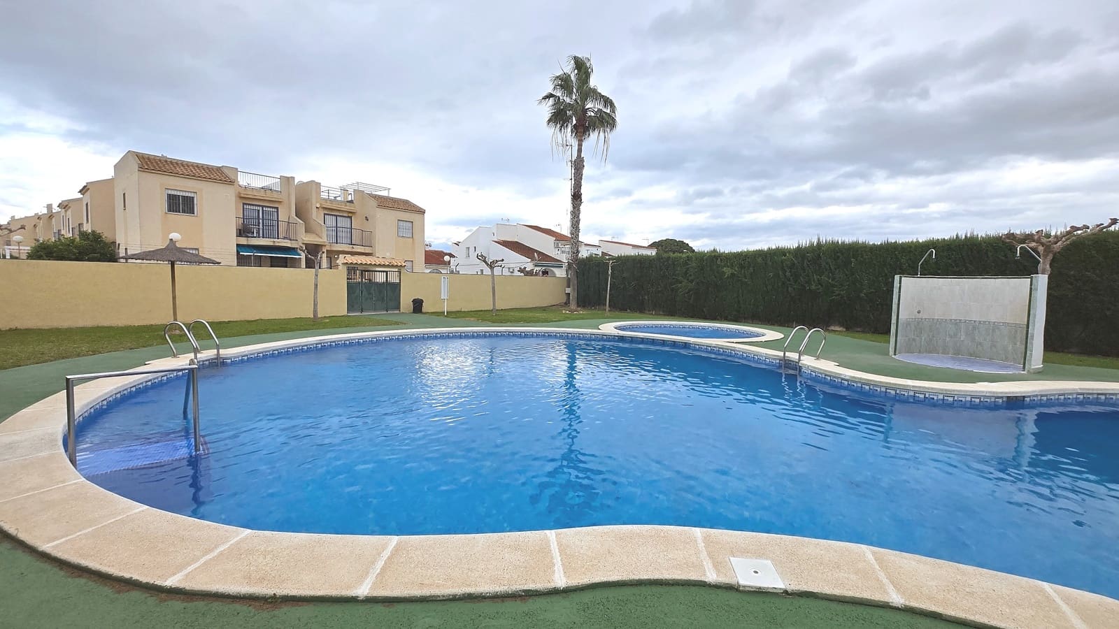2 chambre Appartement à vendre à Torrevieja avec piscine - 160 000 € (Ref: 9598905)