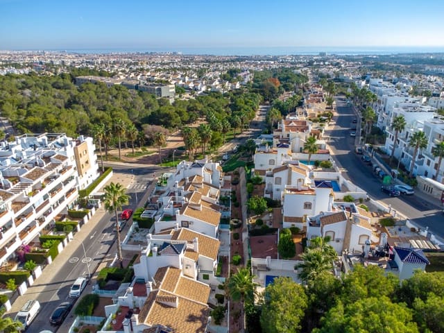 3 soveværelse Villa til salg i Villamartin, Orihuela med swimmingpool - € 359.000 (Ref: 9607904)