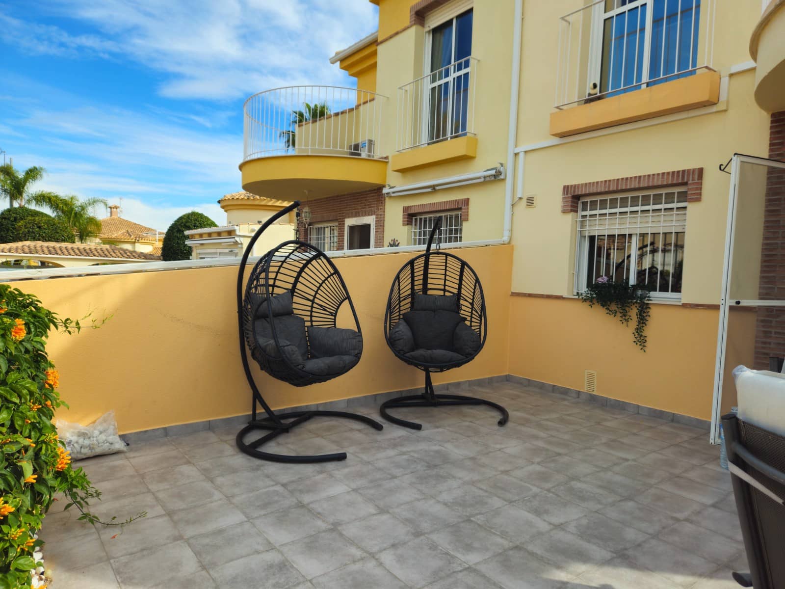 3 bedroom Villa for sale in Villamartin with pool - € 239,000 (Ref: 9607907)