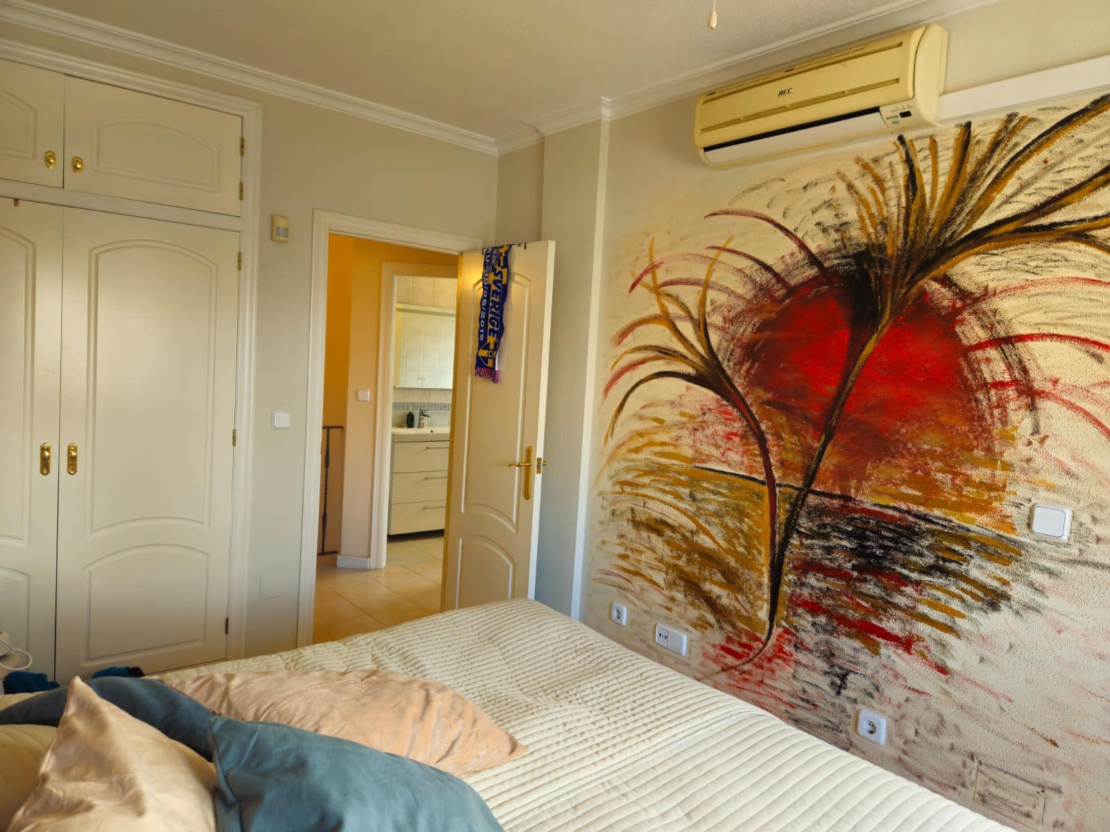 3 bedroom Villa for sale in Villamartin with pool - € 239,000 (Ref: 9607907)