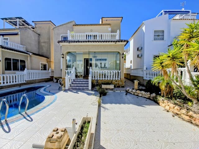 Chalet de 3 habitaciones en Las Filipinas en venta con piscina garaje - 330.000 € (Ref: 9611286)