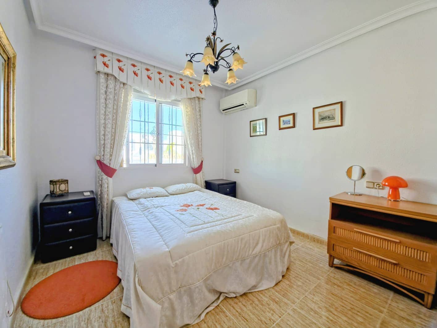 Chalet de 3 habitaciones en Filipinas en venta con piscina garaje - 330.000 € (Ref: 9611286)