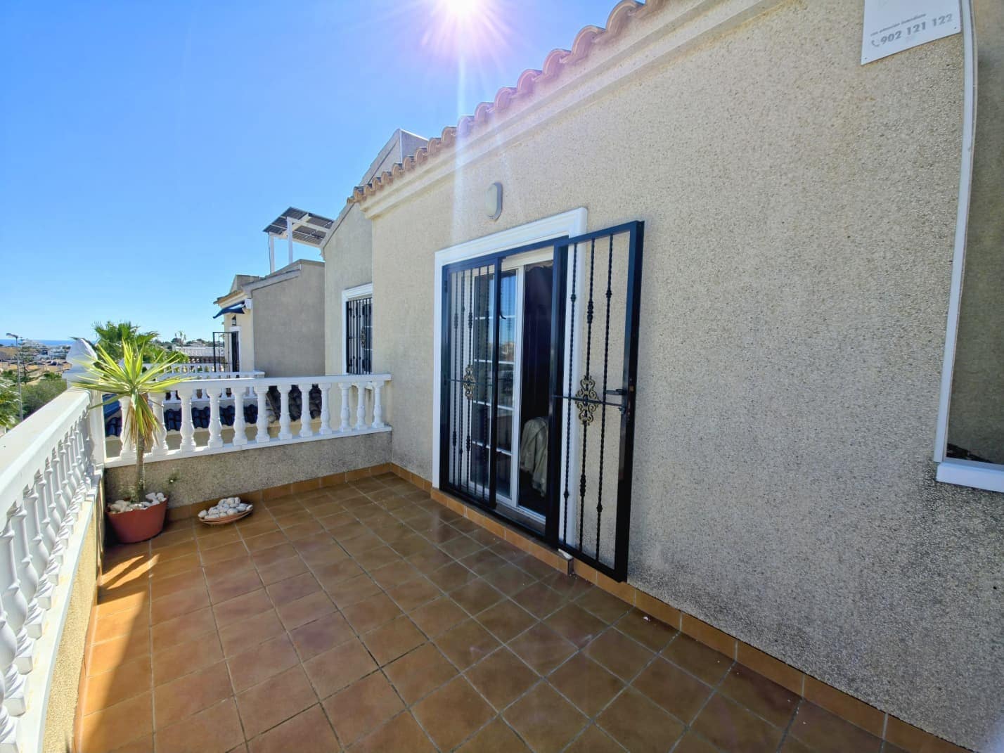 Chalet de 3 habitaciones en Filipinas en venta con piscina garaje - 330.000 € (Ref: 9611286)