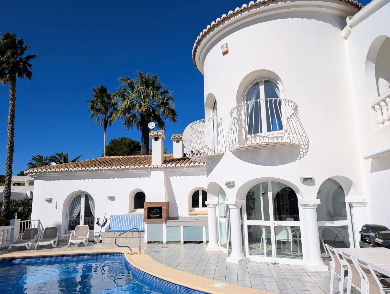3 bedroom Villa for sale in Moraira with pool garage - € 1,100,000 (Ref: 9615322)