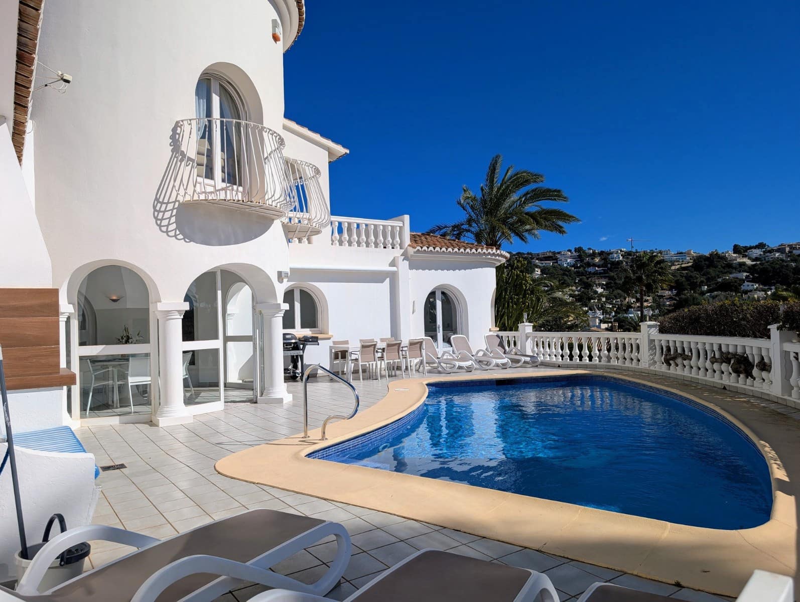 3 bedroom Villa for sale in Moraira with pool garage - € 1,100,000 (Ref: 9615322)