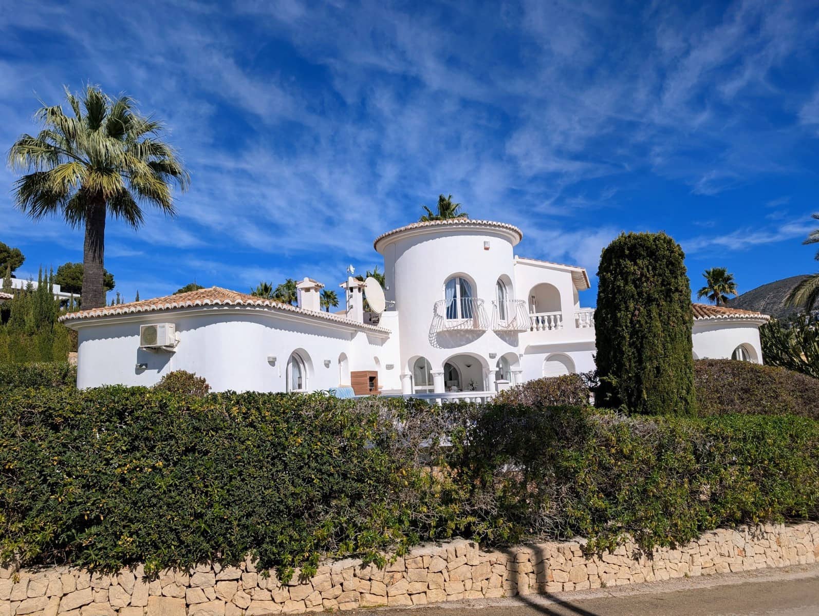 3 bedroom Villa for sale in Moraira with pool garage - € 1,100,000 (Ref: 9615322)