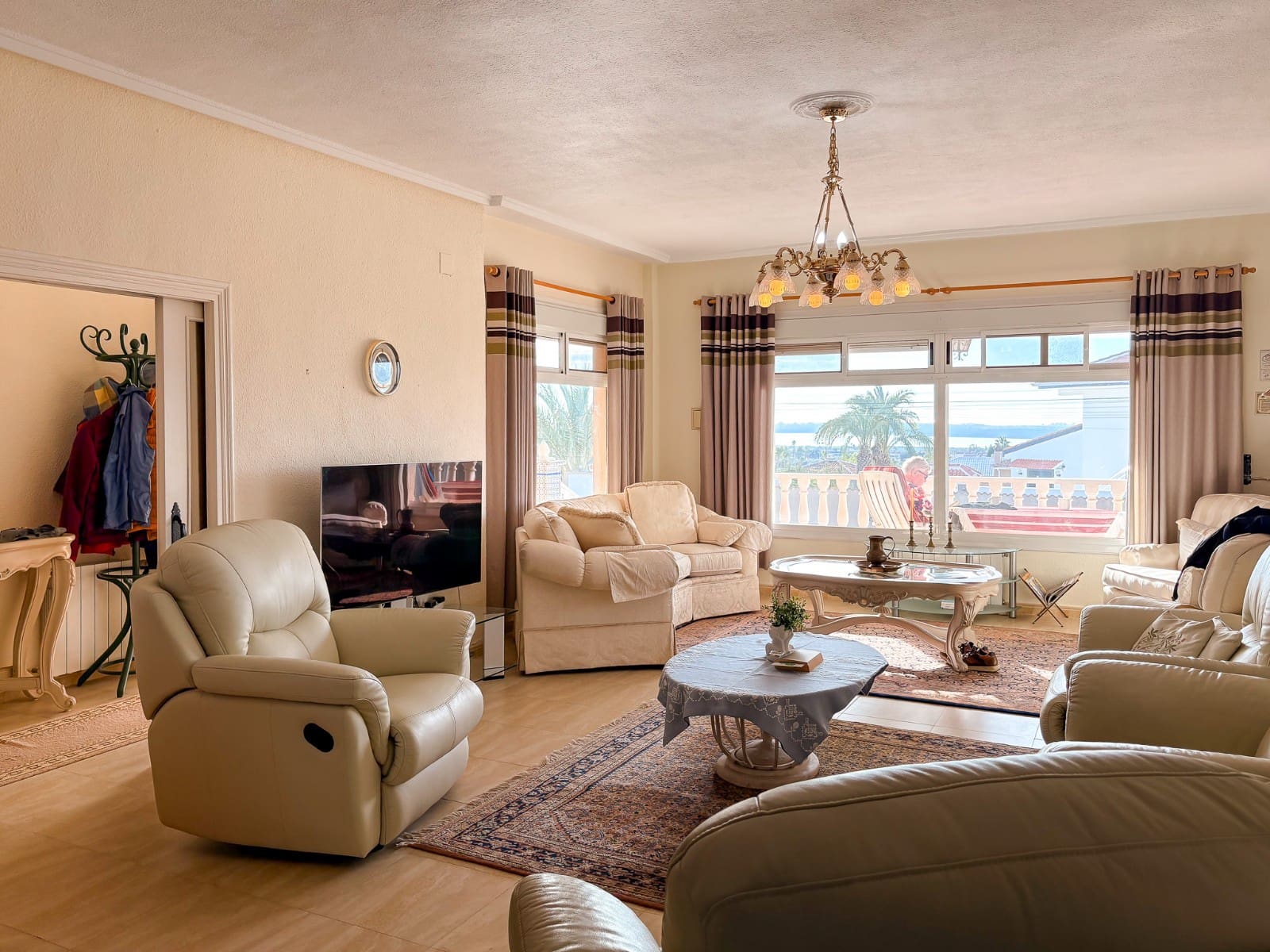 Chalet de 4 habitaciones en Ciudad Quesada en venta con piscina garaje - 525.000 € (Ref: 9615326)