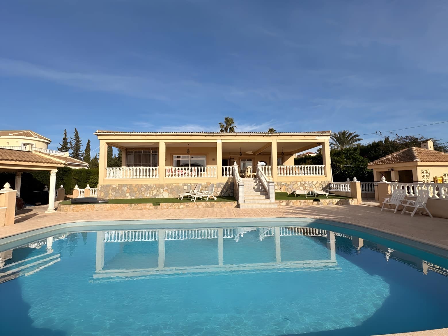 Chalet de 4 habitaciones en Ciudad Quesada en venta con piscina garaje - 525.000 € (Ref: 9615326)