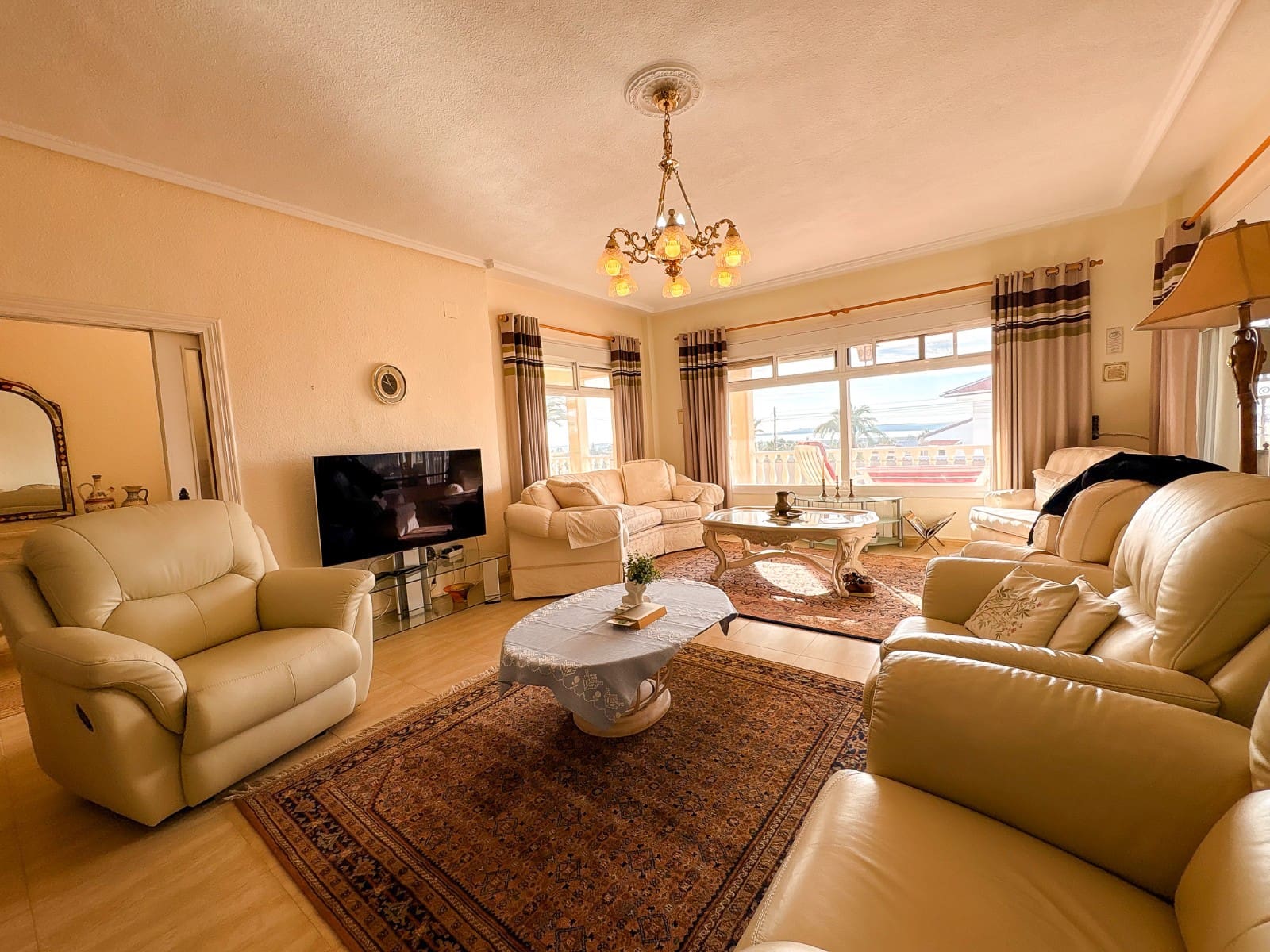 Chalet de 4 habitaciones en Ciudad Quesada en venta con piscina garaje - 525.000 € (Ref: 9615326)