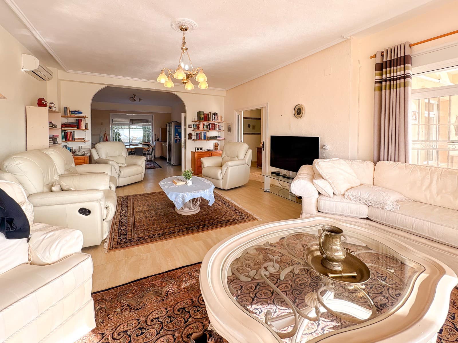 Chalet de 4 habitaciones en Ciudad Quesada en venta con piscina garaje - 525.000 € (Ref: 9615326)