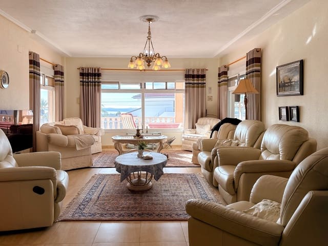 Chalet de 4 habitaciones en Ciudad Quesada, Rojales en venta con piscina garaje - 525.000 € (Ref: 9615326)