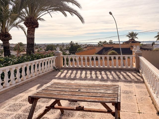 Chalet de 4 habitaciones en Ciudad Quesada, Rojales en venta con piscina garaje - 525.000 € (Ref: 9615326)
