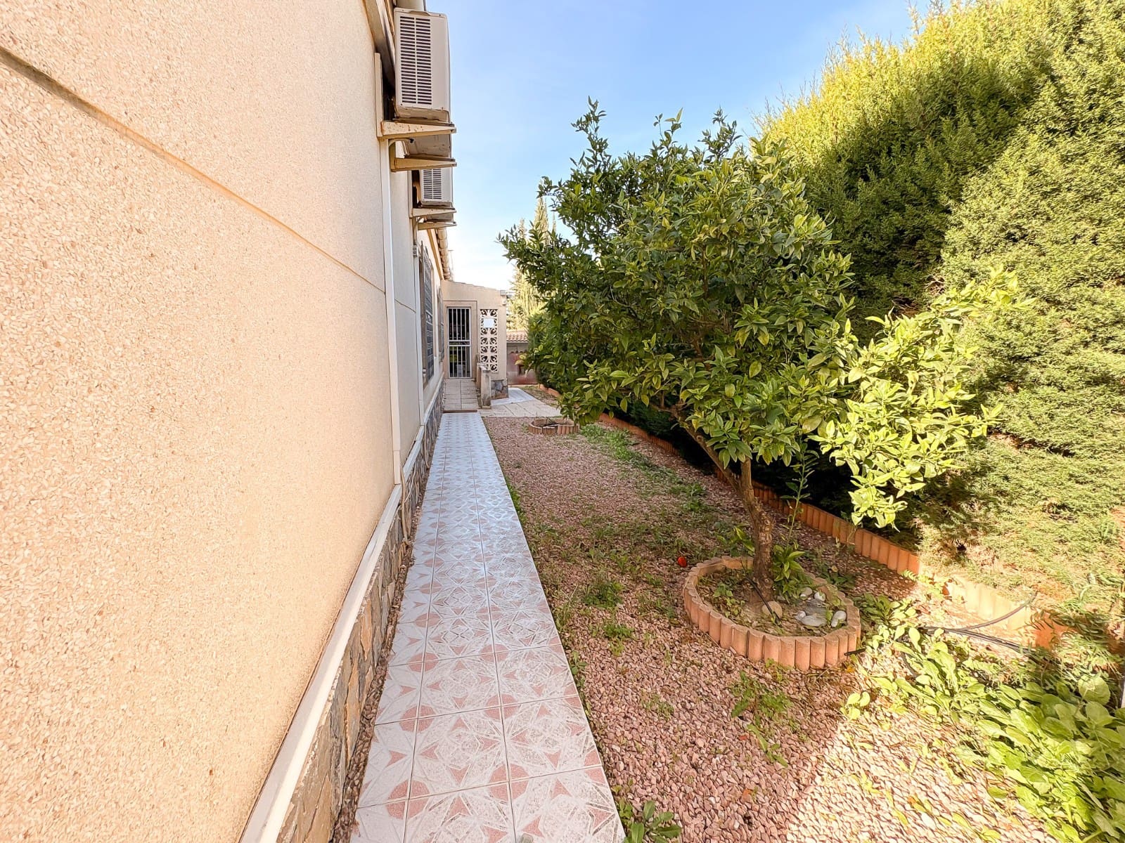 Chalet de 4 habitaciones en Ciudad Quesada en venta con piscina garaje - 525.000 € (Ref: 9615326)