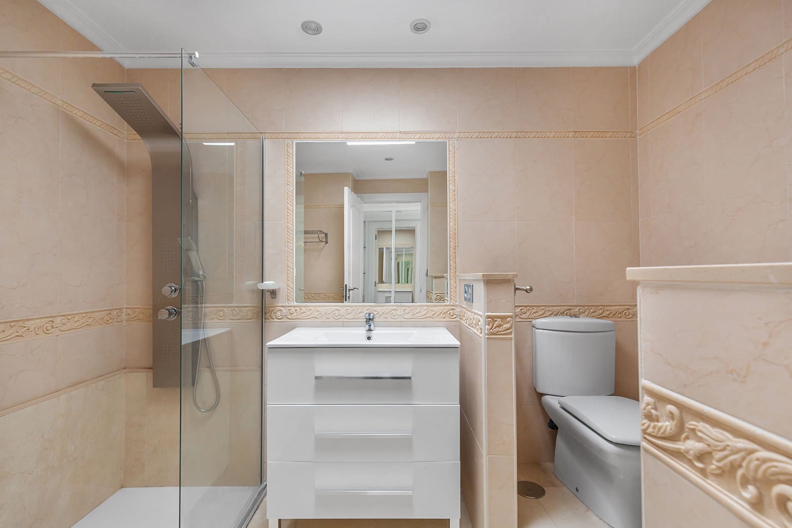 2 makuuhuone Huvila myytävänä paikassa Guardamar del Segura mukana uima-altaan - 250 000 € (Ref: 9622363)