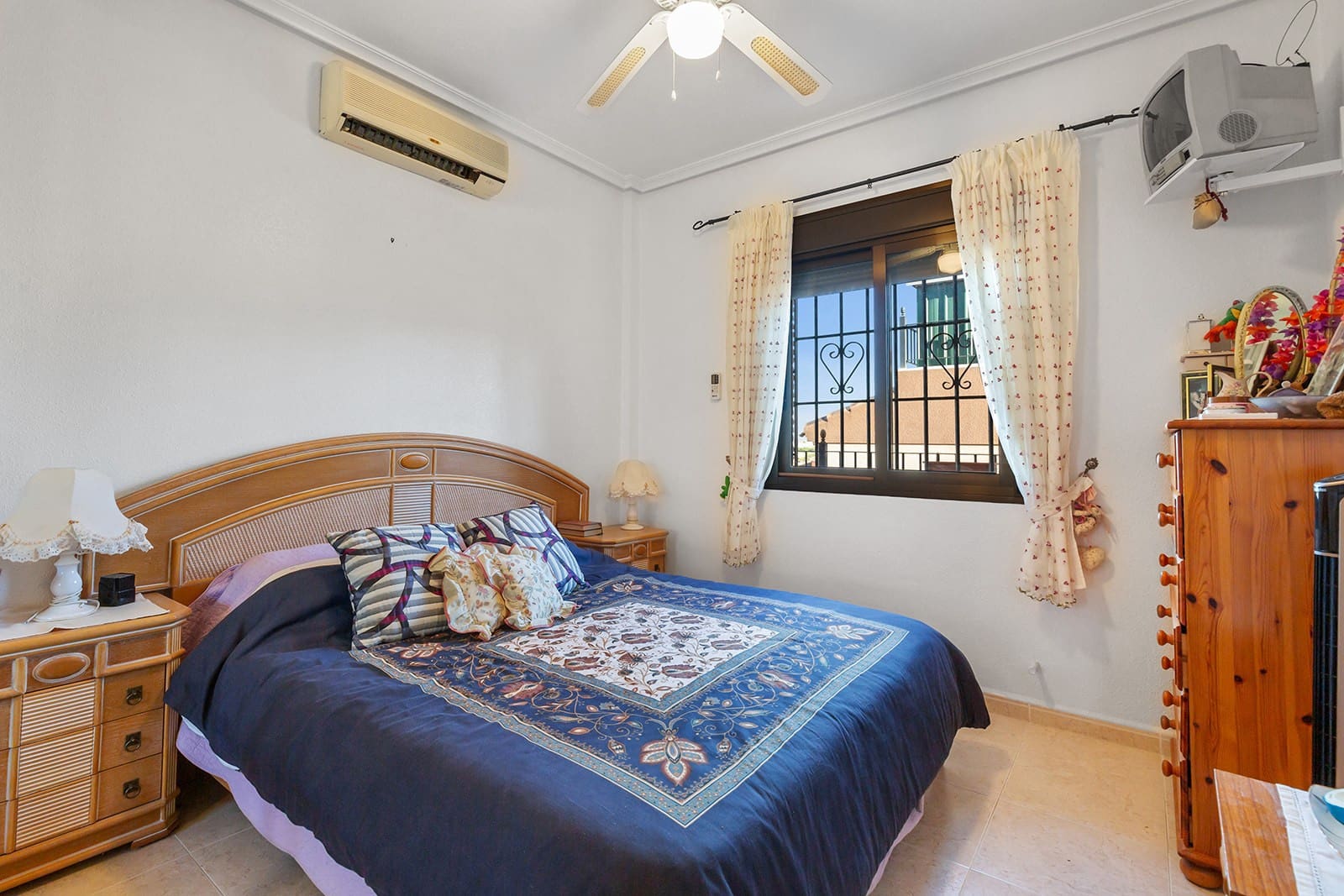 3 bedroom Villa for sale in Bigastro with garage - € 249,900 (Ref: 9622365)