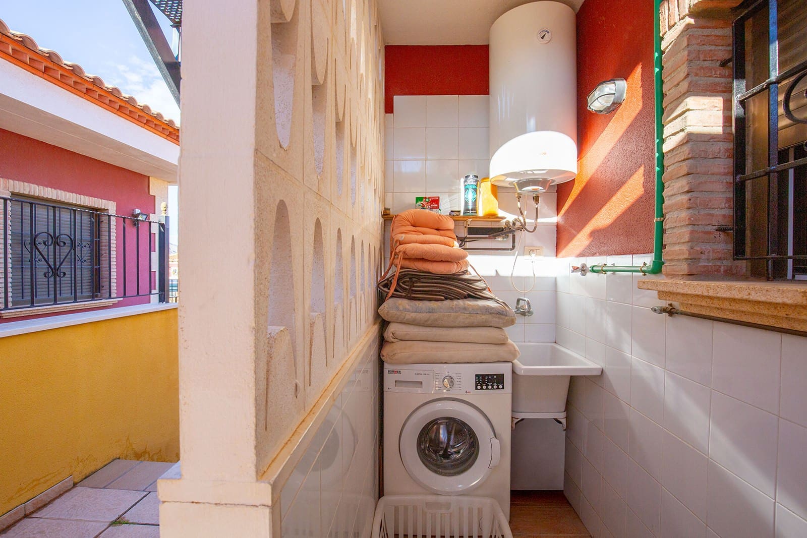 3 bedroom Villa for sale in Bigastro with garage - € 249,900 (Ref: 9622365)