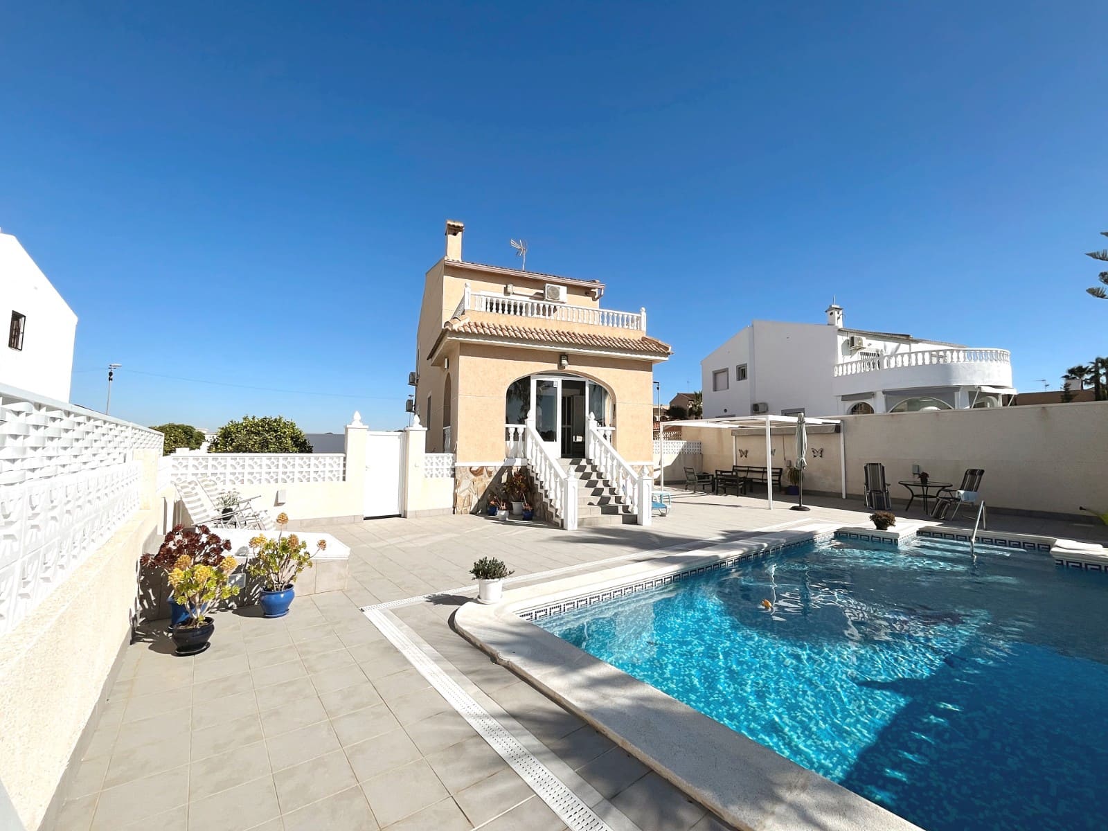 3 bedroom Villa for sale in Benijofar with pool - € 435,000 (Ref: 9637284)