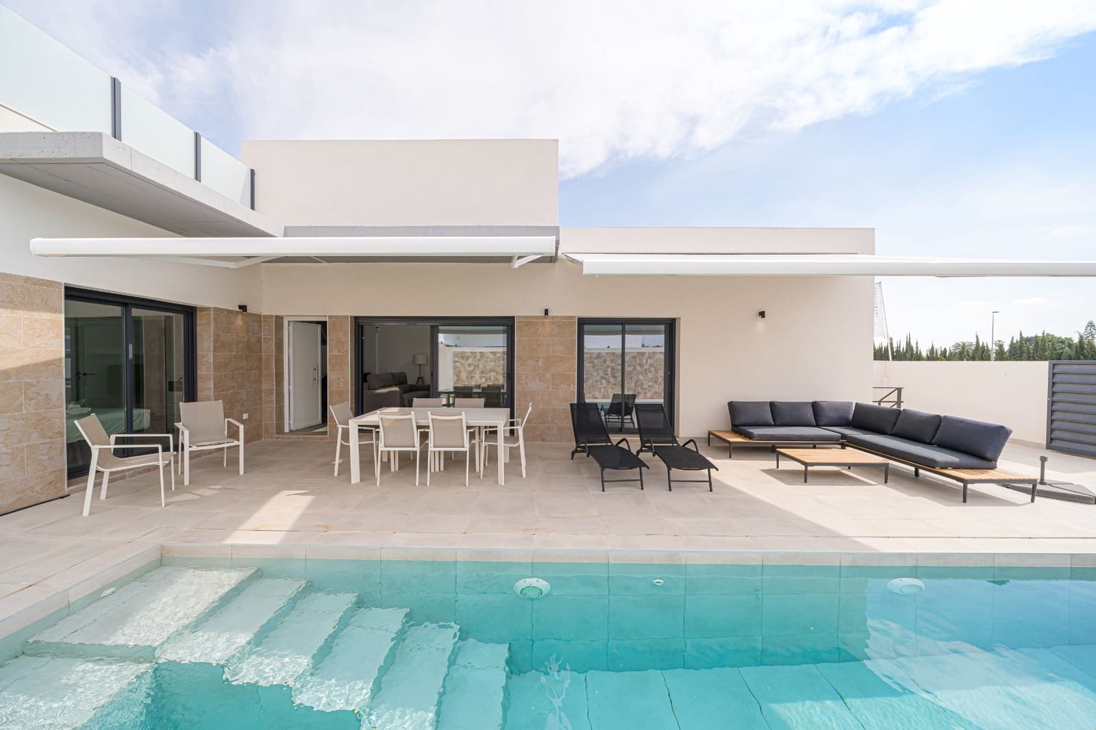 3 slaapkamer Villa te koop in Daya Nueva met zwembad - € 385.000 (Ref: 9651646)